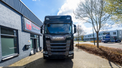 20260329-Tom-Holding-00390